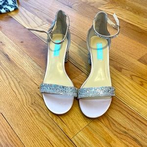 Betsey Johnson barely worn sandals